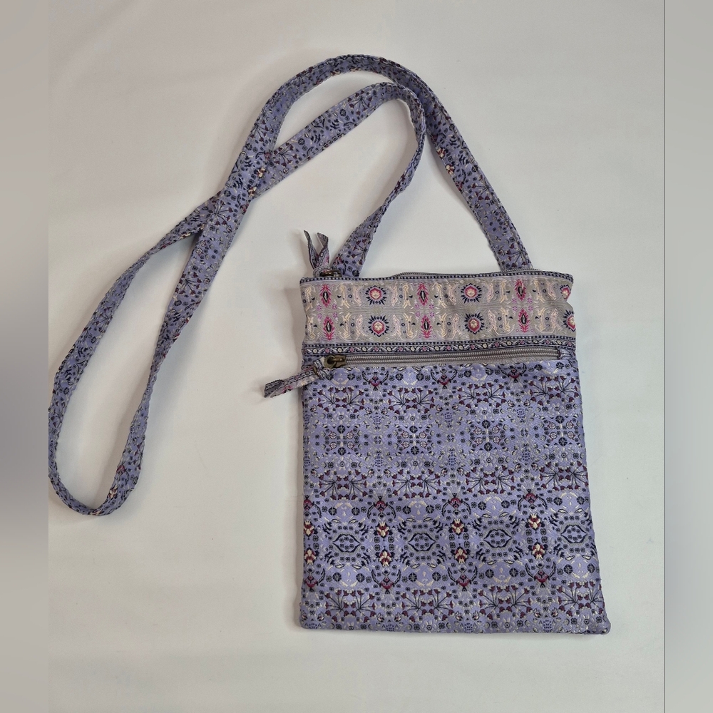 Derin Crossbody Shoulder Bag Purse Zips Adjustable Strap Print Lavender Pattern